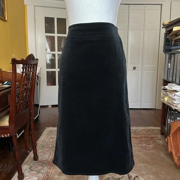Gucci Black Velvet Pencil Skirt with Lace Up Detail at Back Size 46 US 10-12 - Picture 11 of 16